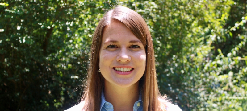 photo of woman outdoors, day
