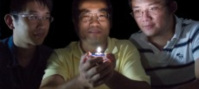 Pan with colleagues and LED