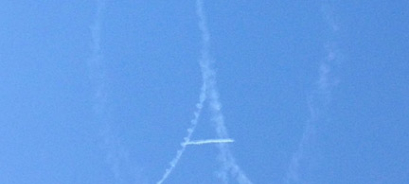 eiffel tour skywriting