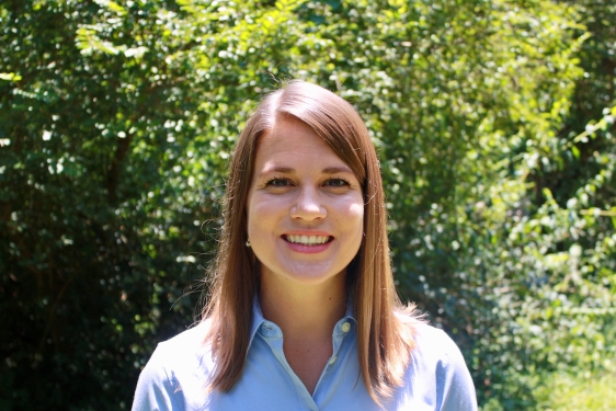 photo of woman outdoors, day