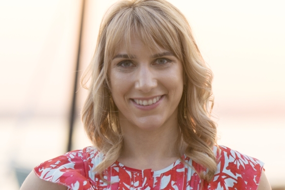 headshot photo of woman